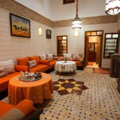 Отель Dar Ikalimo Marrakech гостиничный бар