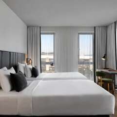 Отель Renaissance Amsterdam Schiphol Airport Hotel Нидерланды, Аалсмеер - отзывы, цены и фото номеров - забронировать отель Renaissance Amsterdam Schiphol Airport Hotel онлайн комната для гостей фото 4