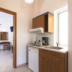 Mediterranean Hotel Apartments & Studios в номере фото 3