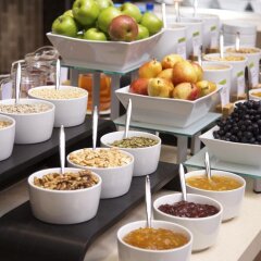 Гостиница DoubleTree by Hilton Moscow – Marina в Москве - забронировать гостиницу DoubleTree by Hilton Moscow – Marina, цены и фото номеров Москва питание фото 2