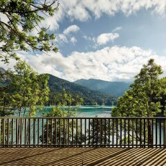 Отель MAANJA Lake Front Suite and Restaurant Саурис приотельная территория