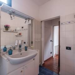Отель with Florentine Rooftop Италия, Флоренция - отзывы, цены и фото номеров - забронировать отель with Florentine Rooftop онлайн ванная