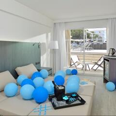 Отель Sol House The Studio Calviá Beach Испания, Магалуф - 1 отзыв об отеле, цены и фото номеров - забронировать отель Sol House The Studio Calviá Beach онлайн комната для гостей фото 3