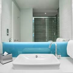 Отель Holiday Inn Express Amsterdam - City Hall ванная фото 2