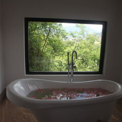 Tashi Namgay Resort in Paro, Bhutan from 281$, photos, reviews - zenhotels.com bathroom photo 2