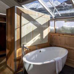 Отель Backstage Boutique Hotel Швейцария, Церматт - отзывы, цены и фото номеров - забронировать отель Backstage Boutique Hotel онлайн ванная фото 2