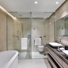 Отель Courtyard by Marriott Al Barsha, Dubai ванная