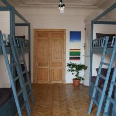 Malevich hostel спортивное сооружение