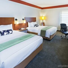 Отель La Quinta Inn & Suites by Wyndham Dallas Love Field США, Даллас - отзывы, цены и фото номеров - забронировать отель La Quinta Inn & Suites by Wyndham Dallas Love Field онлайн комната для гостей фото 5
