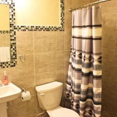 Апартаменты Sunset Strip Acadia Guest Apartment ванная