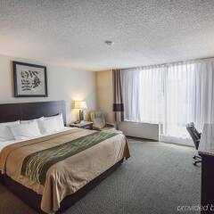 Отель Comfort Inn & Suites Downtown Edmonton комната для гостей фото 4