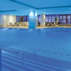 Отель Hilton Prague бассейн