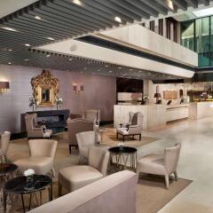 Отель The Level at Melia Castilla гостиничный бар