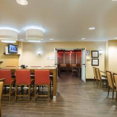 Отель Hampton Inn Manhattan/Times Square South США, Нью-Йорк - отзывы, цены и фото номеров - забронировать отель Hampton Inn Manhattan/Times Square South онлайн гостиничный бар