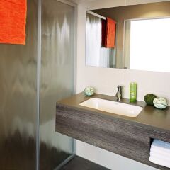 Отель Eco Suite Hotel Австрия, Зальцбург - отзывы, цены и фото номеров - забронировать отель Eco Suite Hotel онлайн ванная