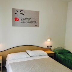Отель Clerice Римини сейф в номере