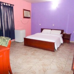 Отель Selino Suites Limited сейф в номере