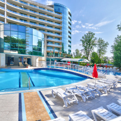 Отель Marina Grand Beach Золотые пески бассейн фото 3