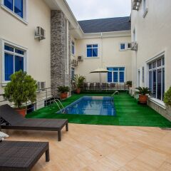 Отель Caledonian Suites с домашними животными