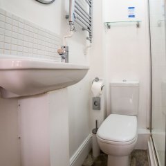 Lina Guest House in Oxford, United Kingdom from 157$, photos, reviews - zenhotels.com bathroom