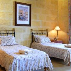 Отель Gozo Farmhouses - Gozo Village Holidays Мальта, Виктория - отзывы, цены и фото номеров - забронировать отель Gozo Farmhouses - Gozo Village Holidays онлайн комната для гостей фото 4