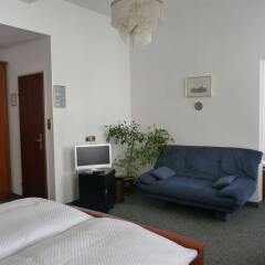 Hotel Pension Lumes комната для гостей
