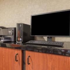 Отель Super 8 by Wyndham Niagara Falls NY США, Ниагара-Фолс - отзывы, цены и фото номеров - забронировать отель Super 8 by Wyndham Niagara Falls NY онлайн интерьер отеля