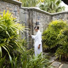 Отель Outrigger Mauritius Beach Resort с домашними животными