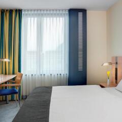 Отель IntercityHotel Hamburg Hauptbahnhof комната для гостей