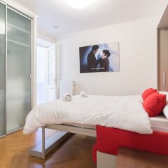 Отель The Bulletproof Apartment by easyBNB Чехия, Прага - отзывы, цены и фото номеров - забронировать отель The Bulletproof Apartment by easyBNB онлайн комната для гостей фото 2