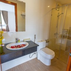 Canary Nha Trang Hotel ванная фото 2