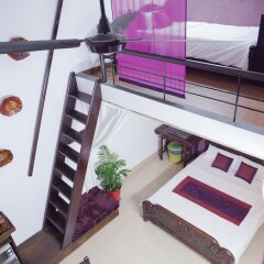 Отель NQ Vintage House сейф в номере