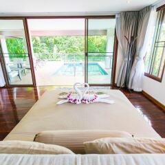 Отель Luxury Seaview Pool Villa at Chalong спа