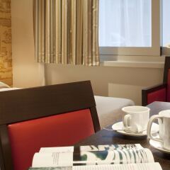 Отель Hôtel Perreyve в номере