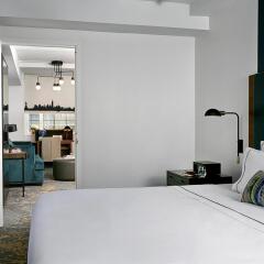 The Renwick Hotel New York City, Curio Collection by Hilton 4* Люкс с различными типами кроватей фото 2