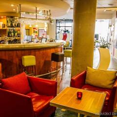 Отель Novotel Suites Cannes Centre гостиничный бар