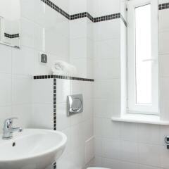 Апартаменты Blooms Inn & Apartments Познань ванная фото 2