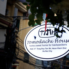 Отель Tomodachi House гостиничный бар
