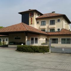Hotel Motel Raya Медилья вид на фасад