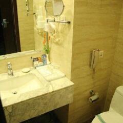 Отель Fengzhan Hotel - Beijing Китай, Пекин - отзывы, цены и фото номеров - забронировать отель Fengzhan Hotel - Beijing онлайн ванная фото 2