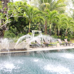 Отель Nai Yang Beach Resort & Spa бассейн