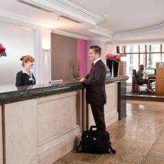 Отель pentahotel Brussels City Centre интерьер отеля