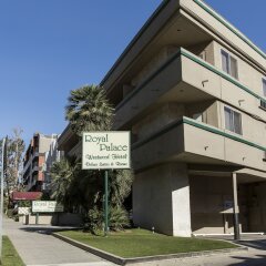 Отель Royal Palace Westwood США, Лос-Анджелес - отзывы, цены и фото номеров - забронировать отель Royal Palace Westwood онлайн вид на фасад