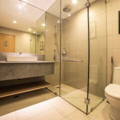 Отель Berjaya Makati Hotel Филиппины, Макати - отзывы, цены и фото номеров - забронировать отель Berjaya Makati Hotel онлайн ванная фото 2