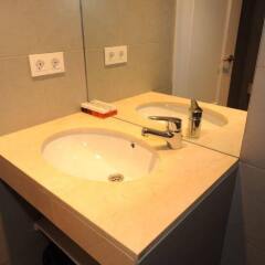 Отель Apartamentos Madrid ванная