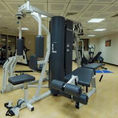 Отель Pearl Park Inn фитнесс-зал