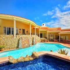 Отель Casa Lorena 4 Bedrooms 3.5 Bathrooms Home Педрегал бассейн