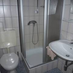 Отель Gasthof Franz von Assisi Аниф ванная