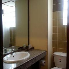 Отель Top Inn Sukhumvit ванная