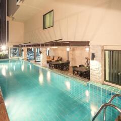 Отель Aspen Suites Бангкок бассейн фото 2